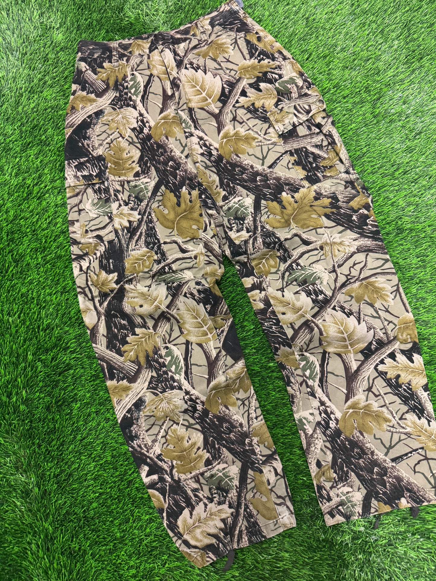 00s Master Sportsman Vintage Camo Pants (27 x 28)