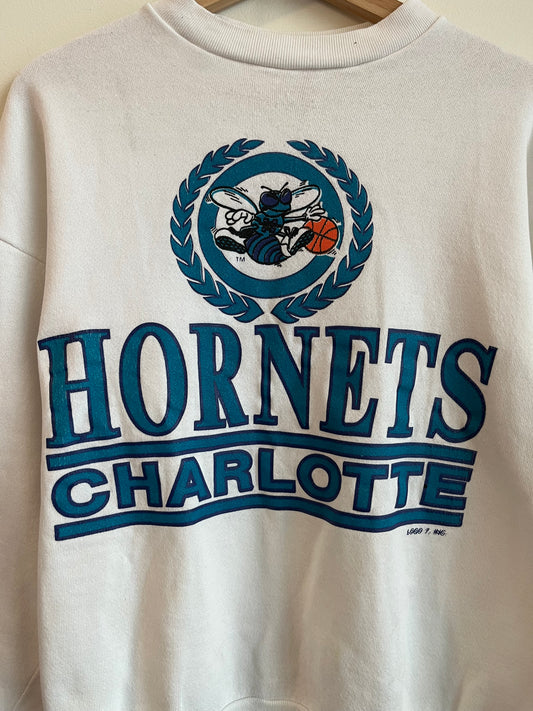 90s Charlotte Hornets Spell Out Essential Crewneck (L)