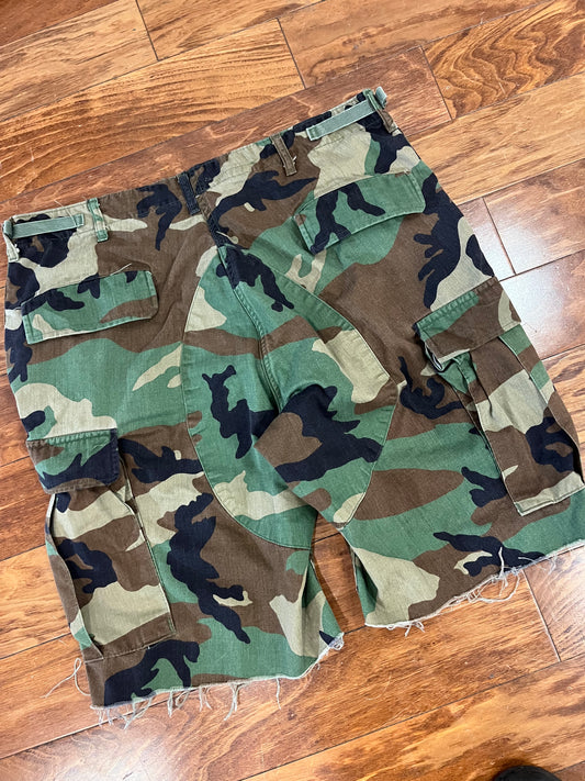 00s Military Camo Shorts (38)