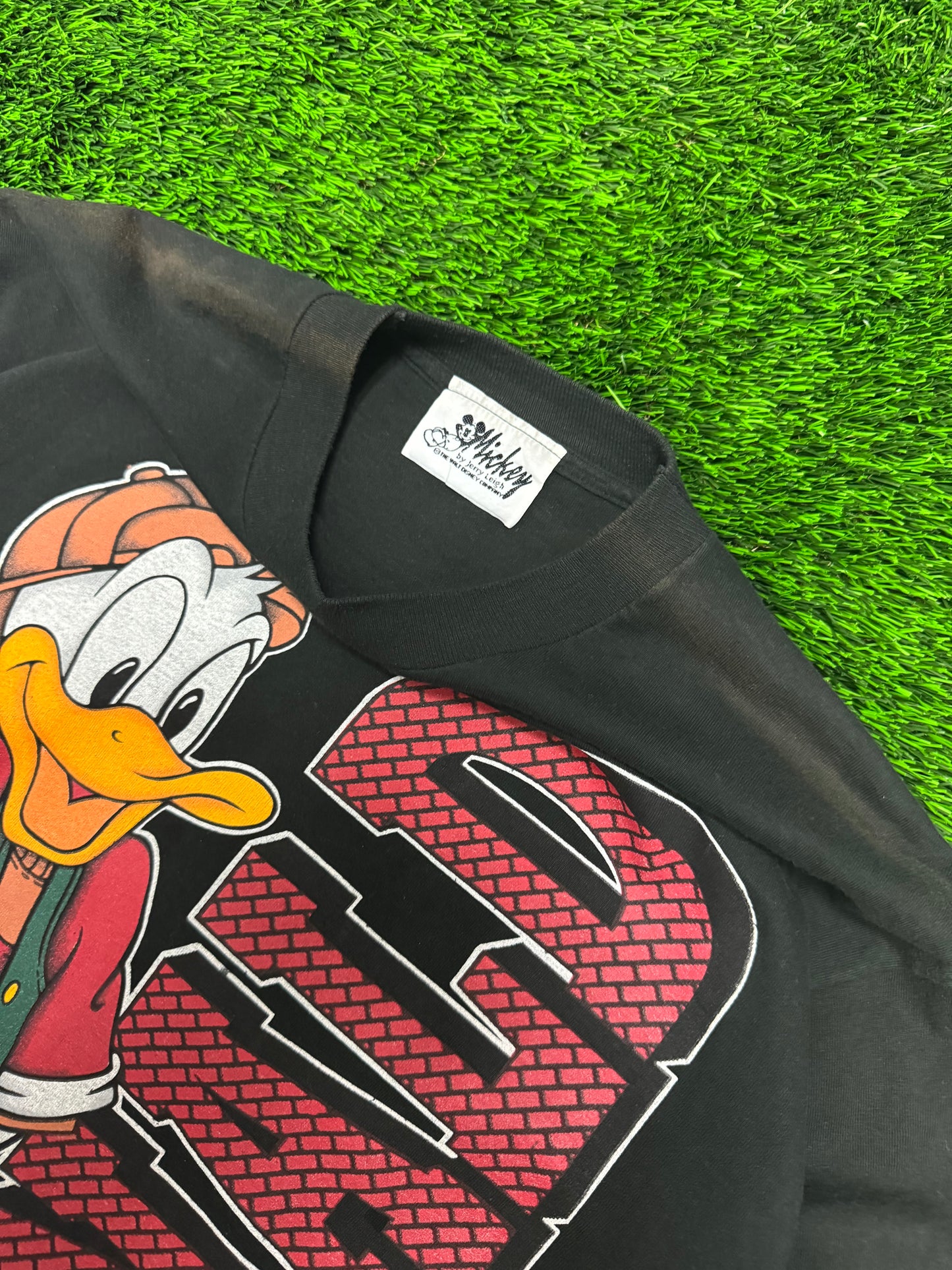 90s Donald Duck Big Character Vintage Hip Hop Disney Cartoon Tee (XL)
