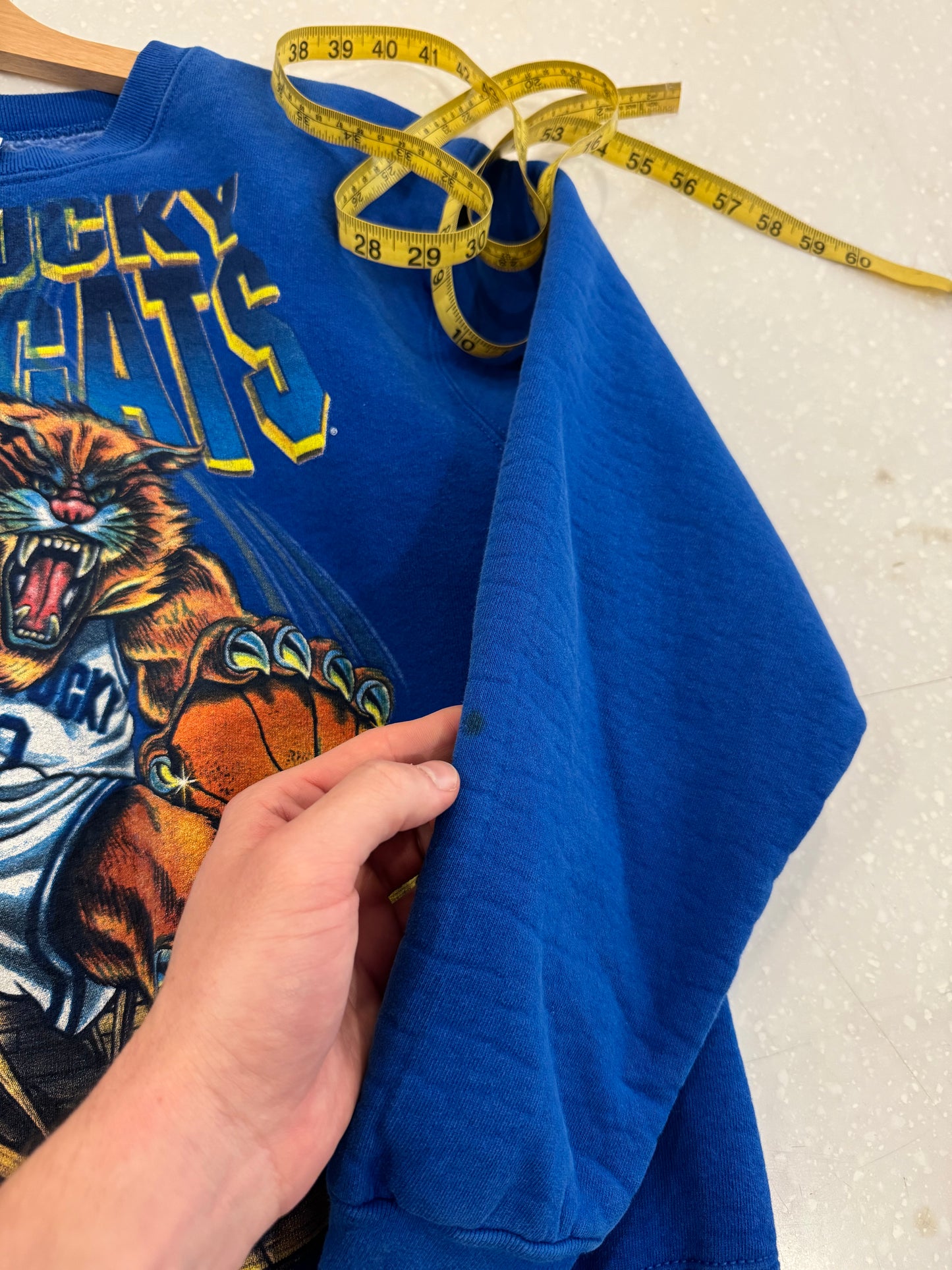 90s Kentucky Wildcats Salem Crazy Graphic Crewneck (M)