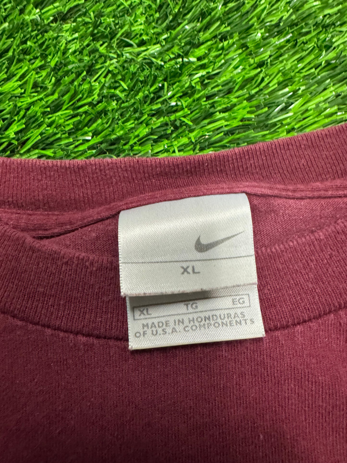 00s Nike Center Swoosh Essential Tee (XL)