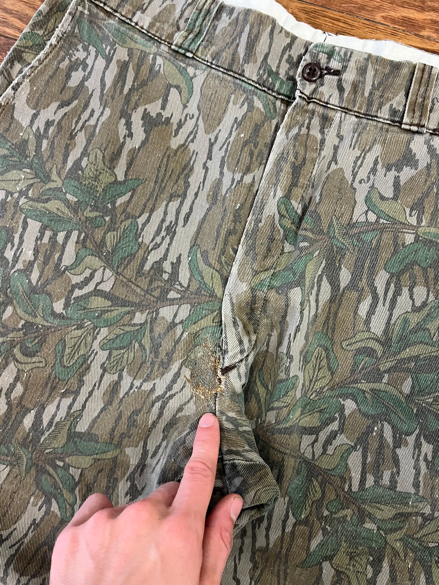 00s Camo Trouser Pants (36 x 28)