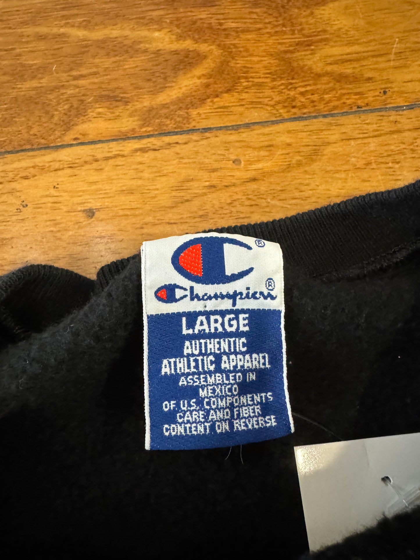 00s Champion Black Essential Crewneck (L)