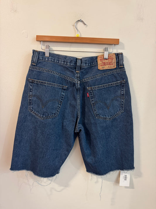 2010s Levi 550 Dark Wash Shorts (33)