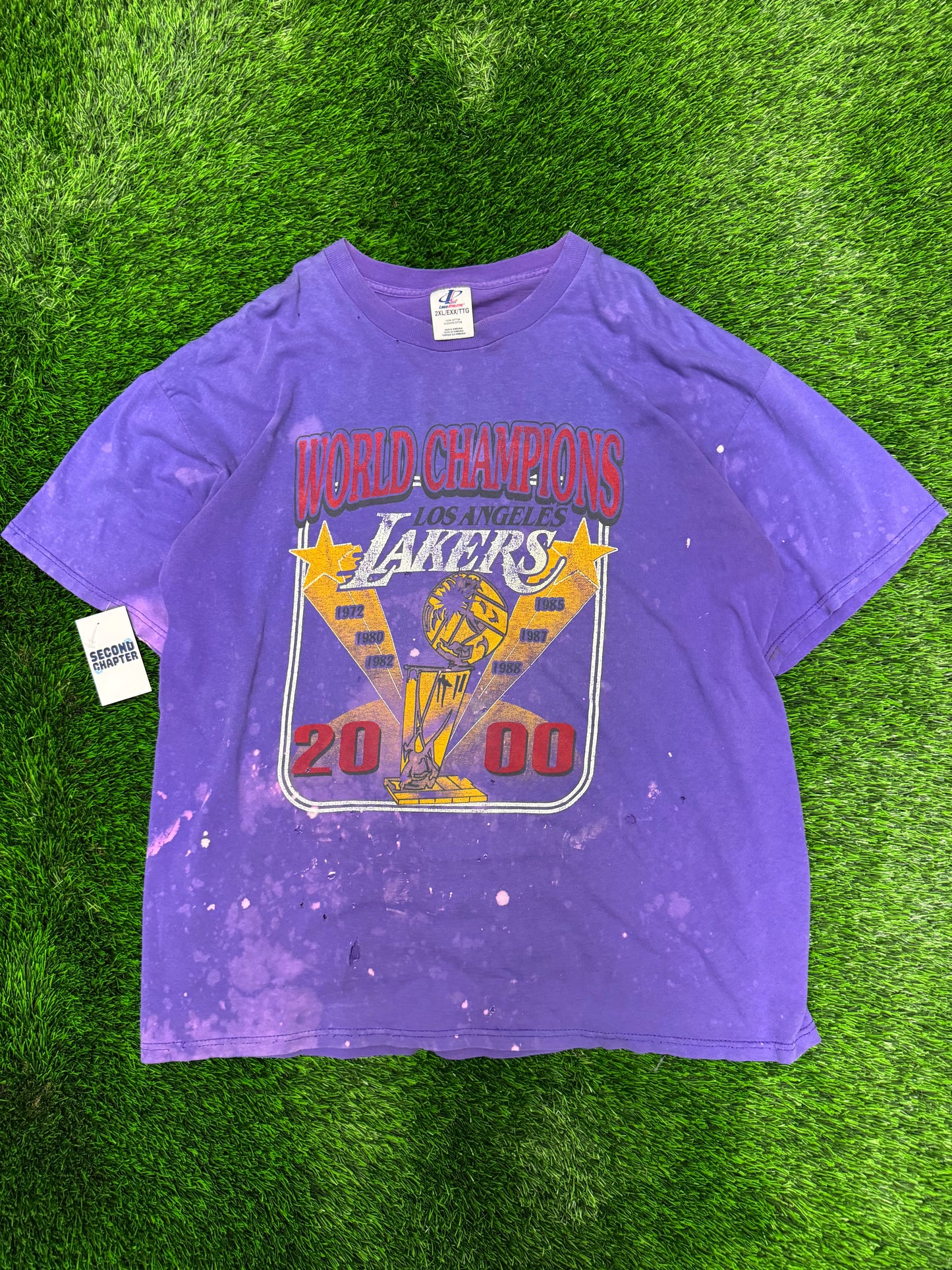2000 Los Angeles Lakers World Champions Thrashed Vintage NBA Tee (XXL)