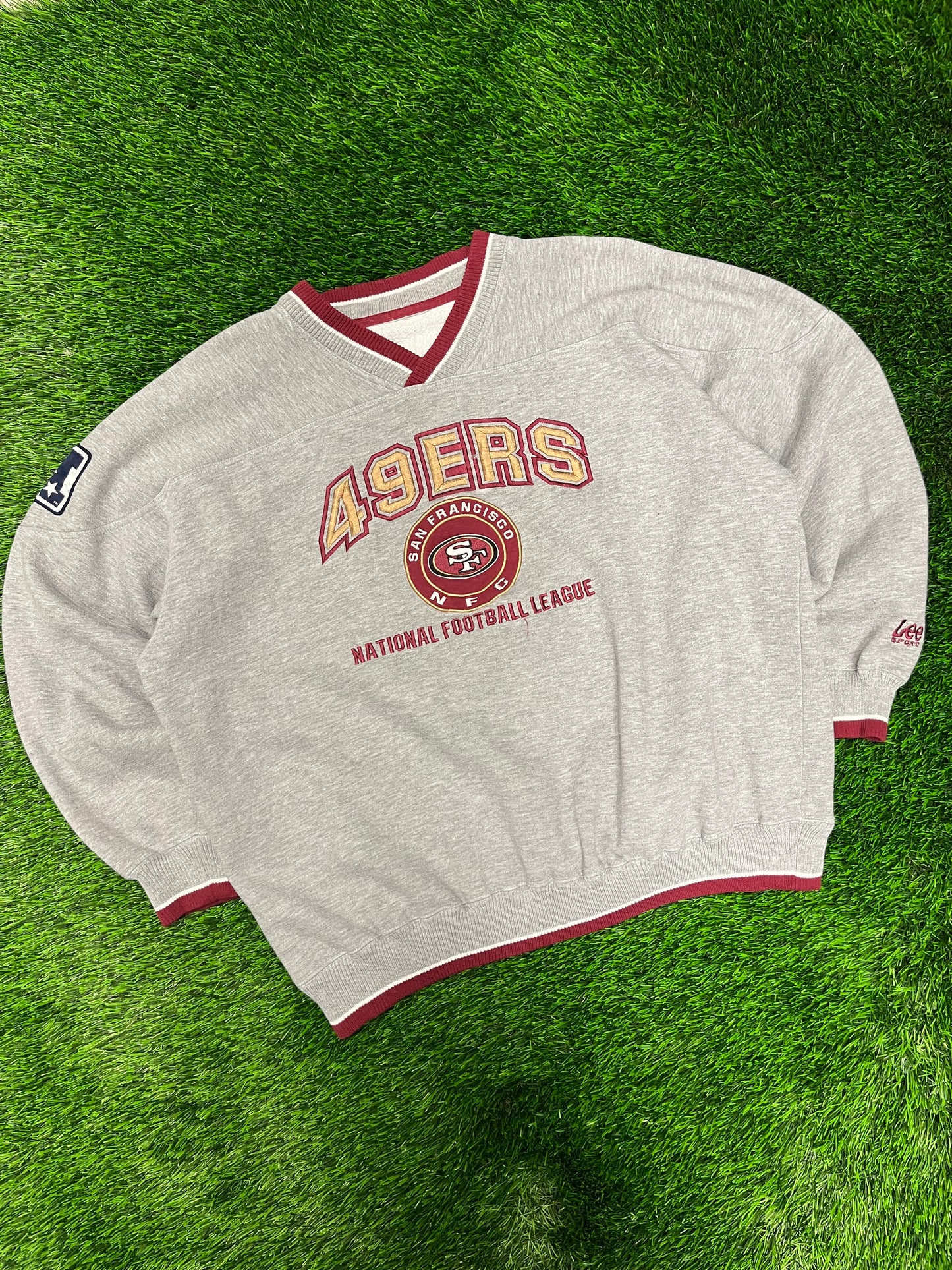 90s San Francisco 49ers Embroidered Crewneck (XL)
