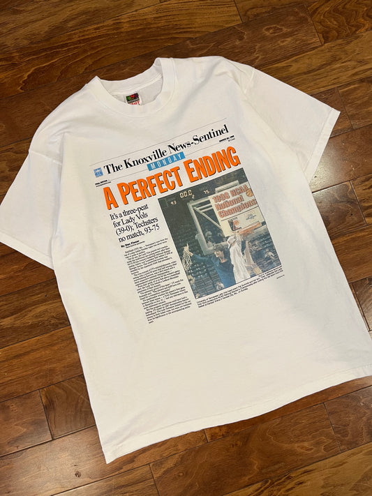 1998 Tennessee Lady Vols Newspaper Tee (XL)