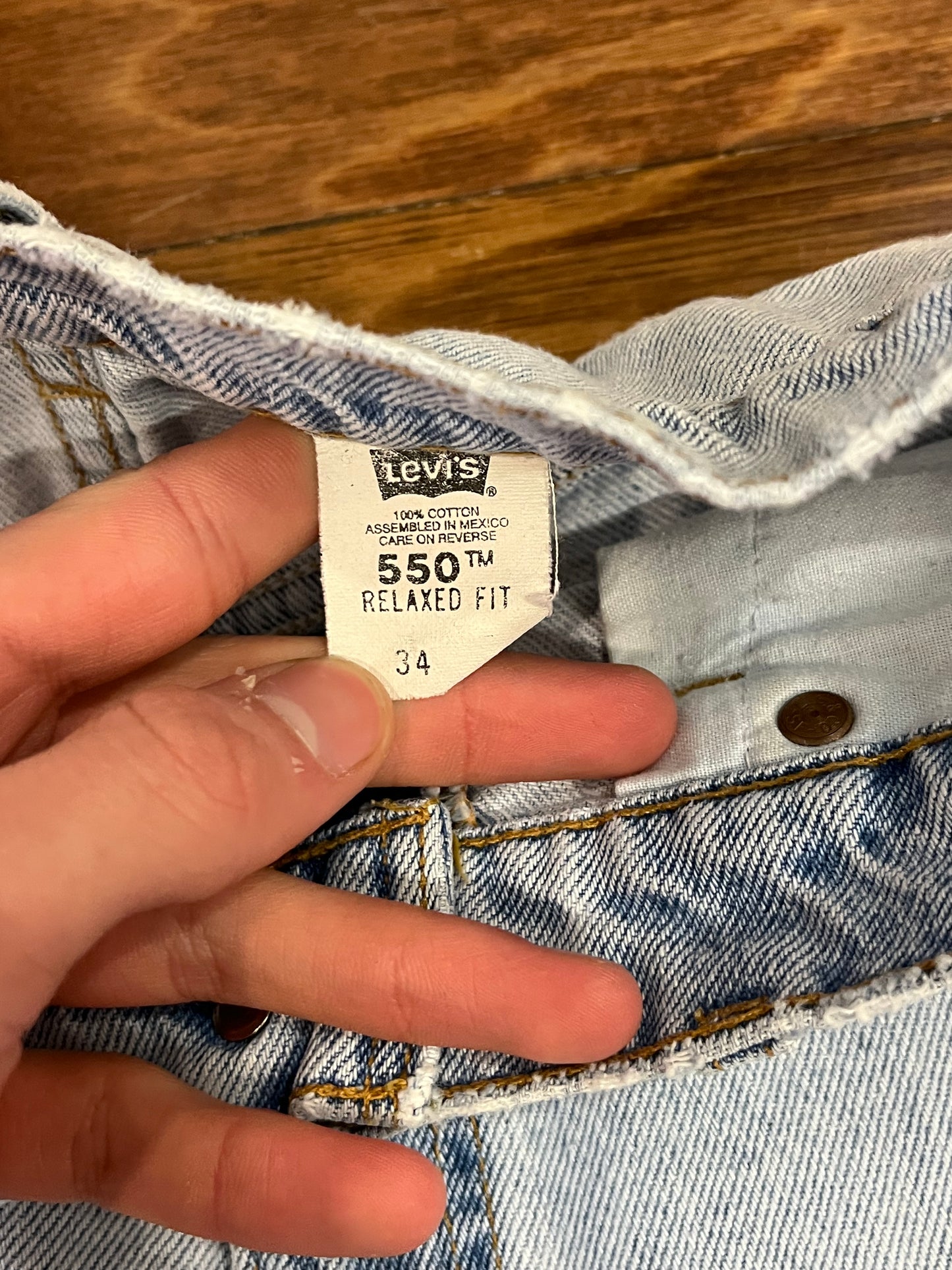 1996 Levi's 550 Light Blue Distressed Shorts (34)