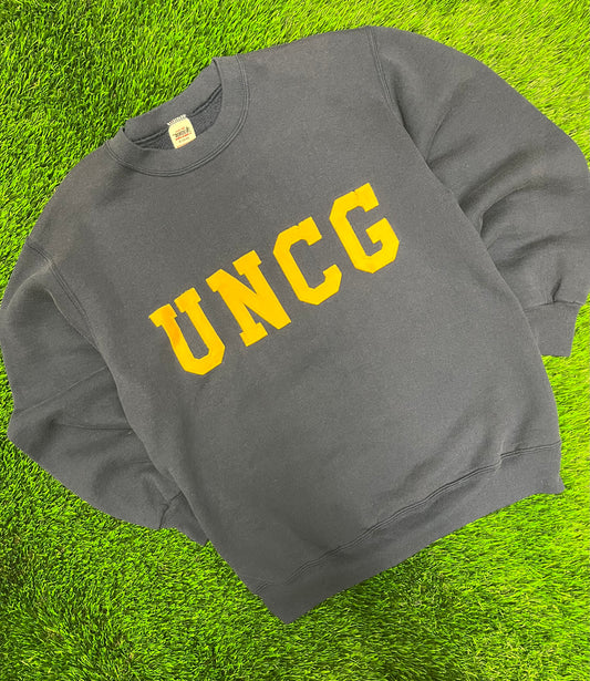 90s UNCG Greensboro Embroidered Vintage College Navy Crewneck (M)