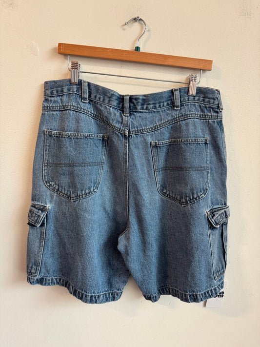 00s Faded Glory Denim Cargo Shorts (36)