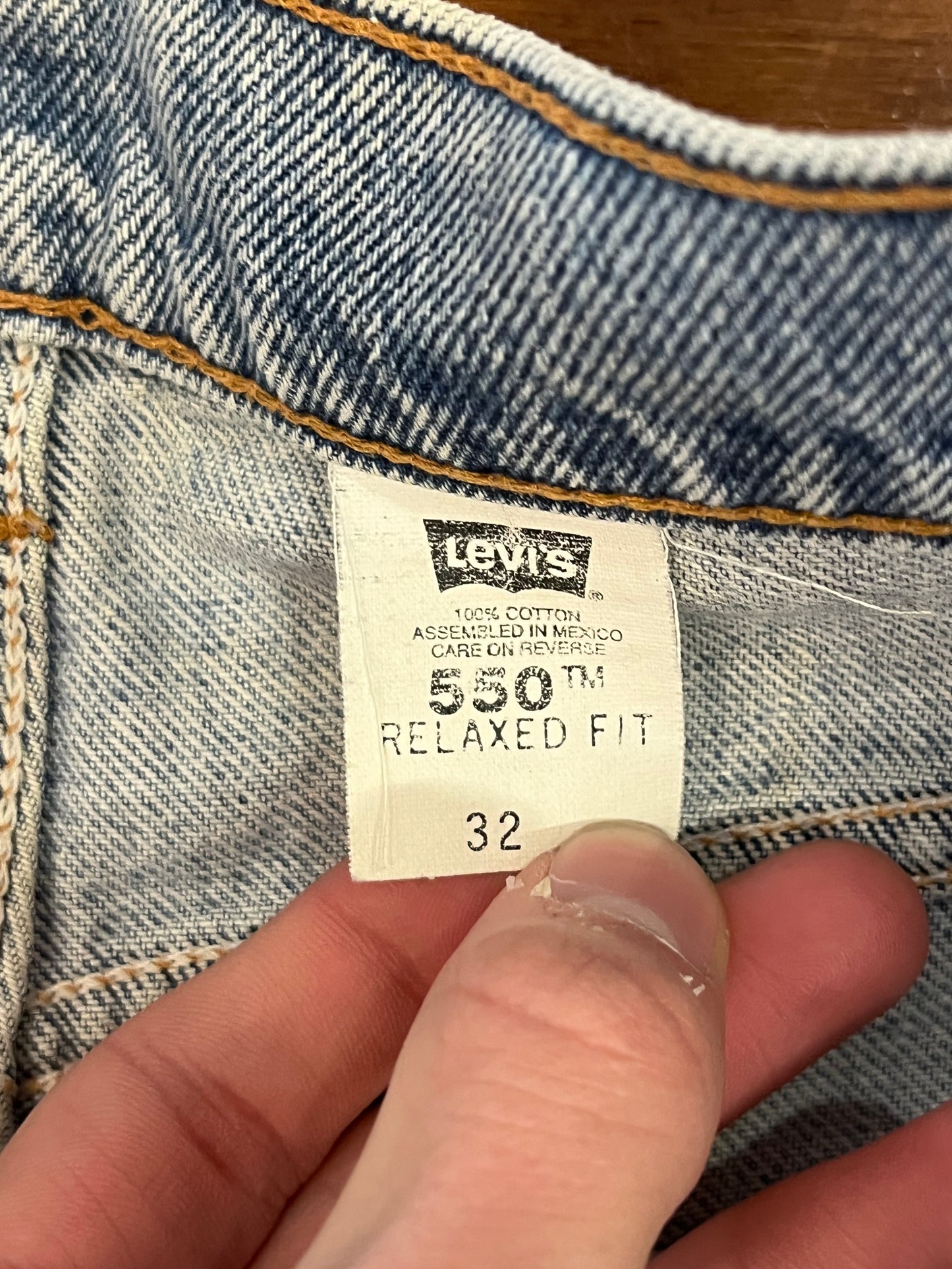 1998 Levi's 550 White Tab Shorts (32)