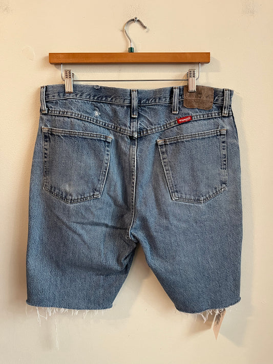 00s Wrangler Faded Blue Shorts (36)