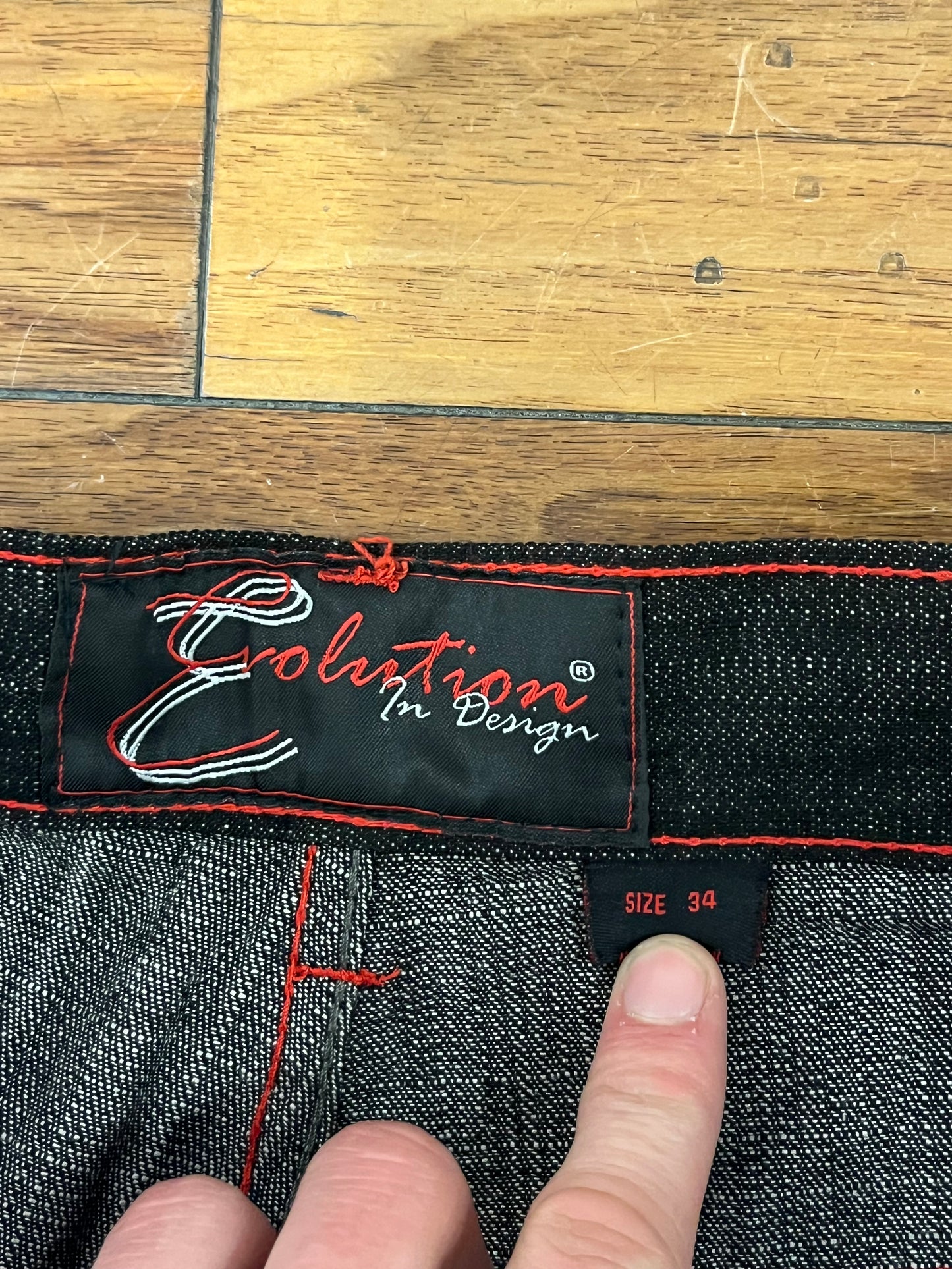 00s Evolution Baggy Shorts (34)