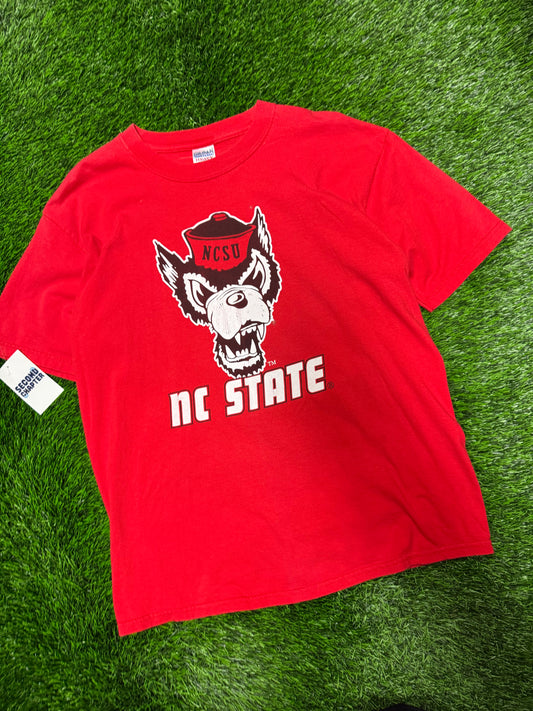 00s NC State University (NCSU) Gildan Mascot Tee (L)