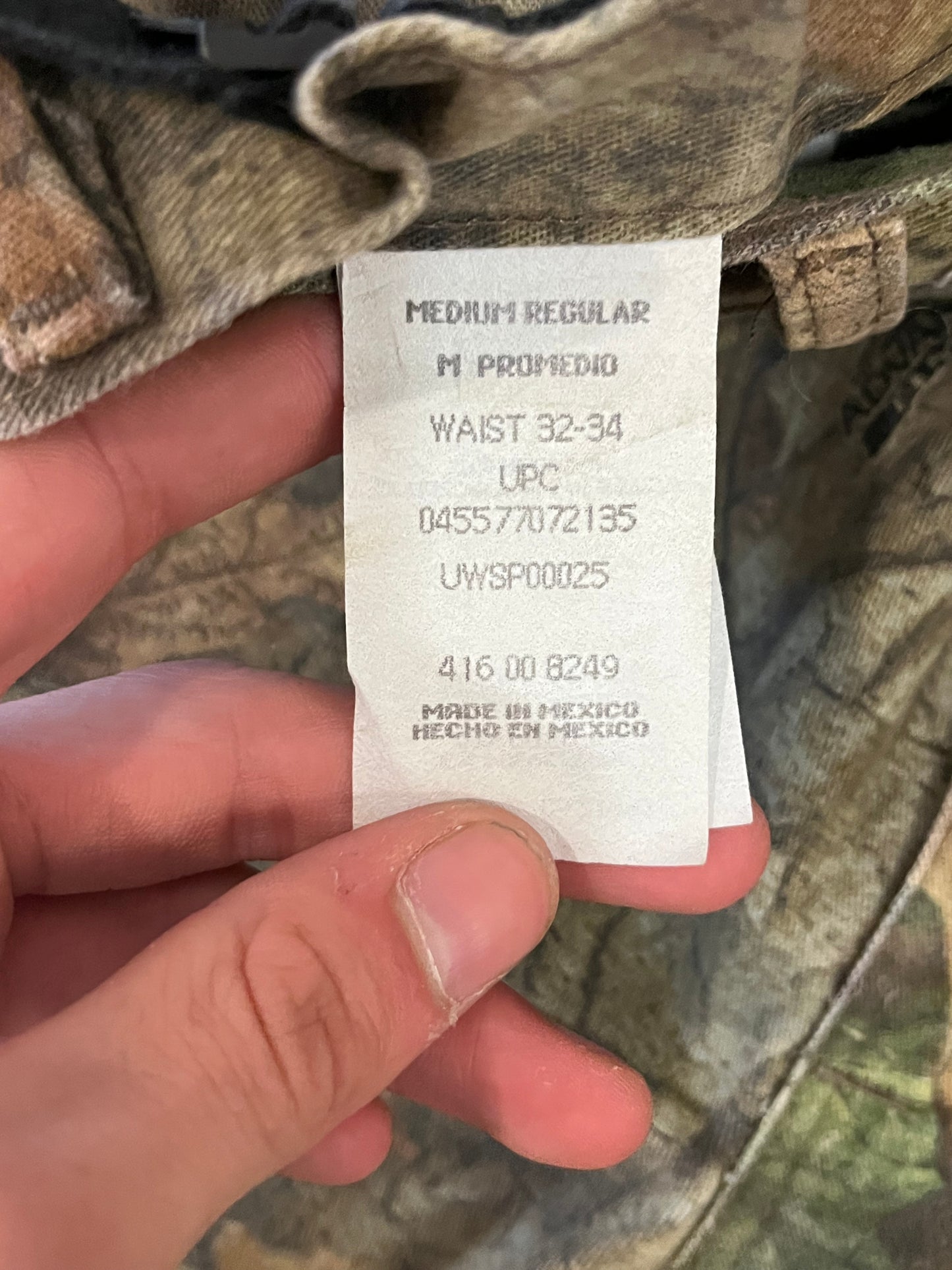 00s Liberty Camo Cargo Pants (32 x 32)