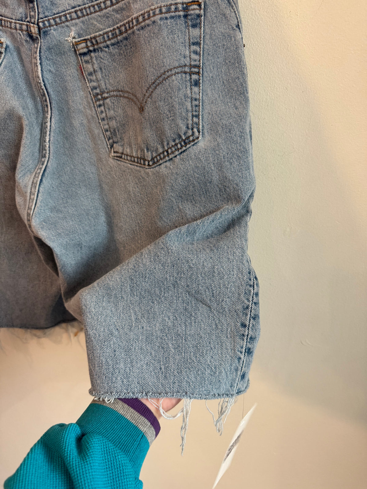 1997 Levi”s 560 Baggy Light Wash Shorts (36)