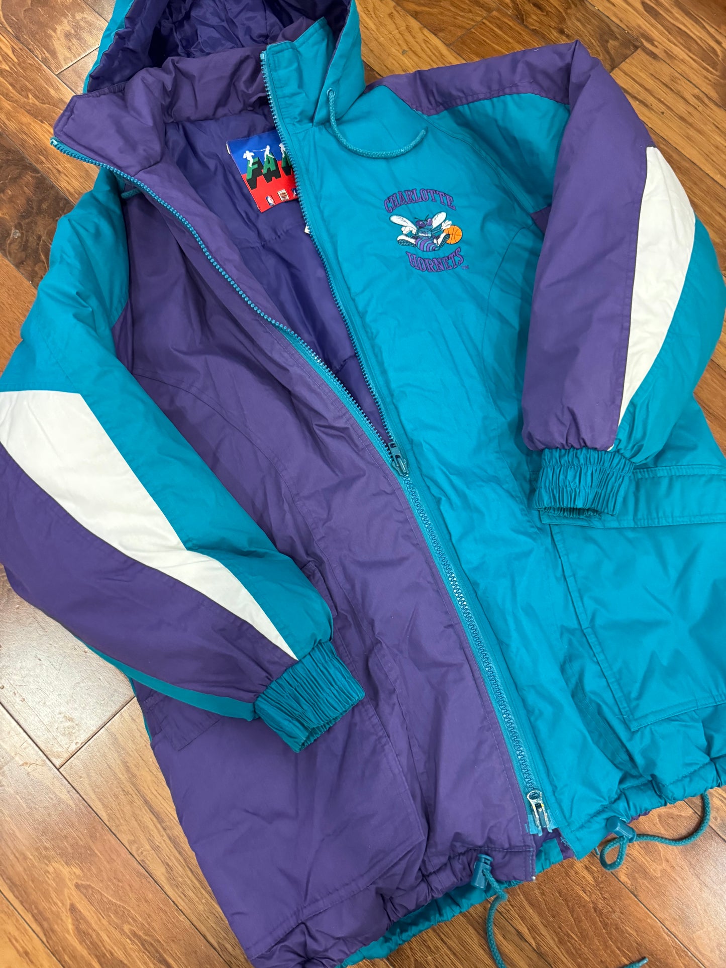 90s Charlotte Hornets Fans Parka Puffer Jacket (Zip Flaw) (L)