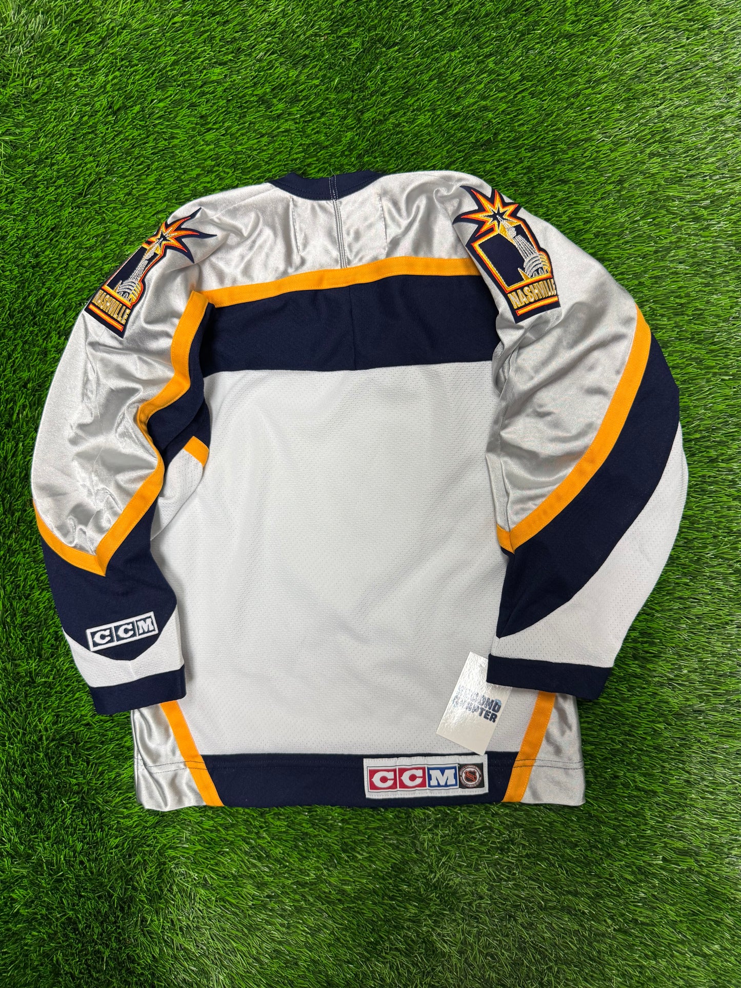 CCM Nashville Predators NHL Vintage Youth Hockey Jersey (Youth L/XL)