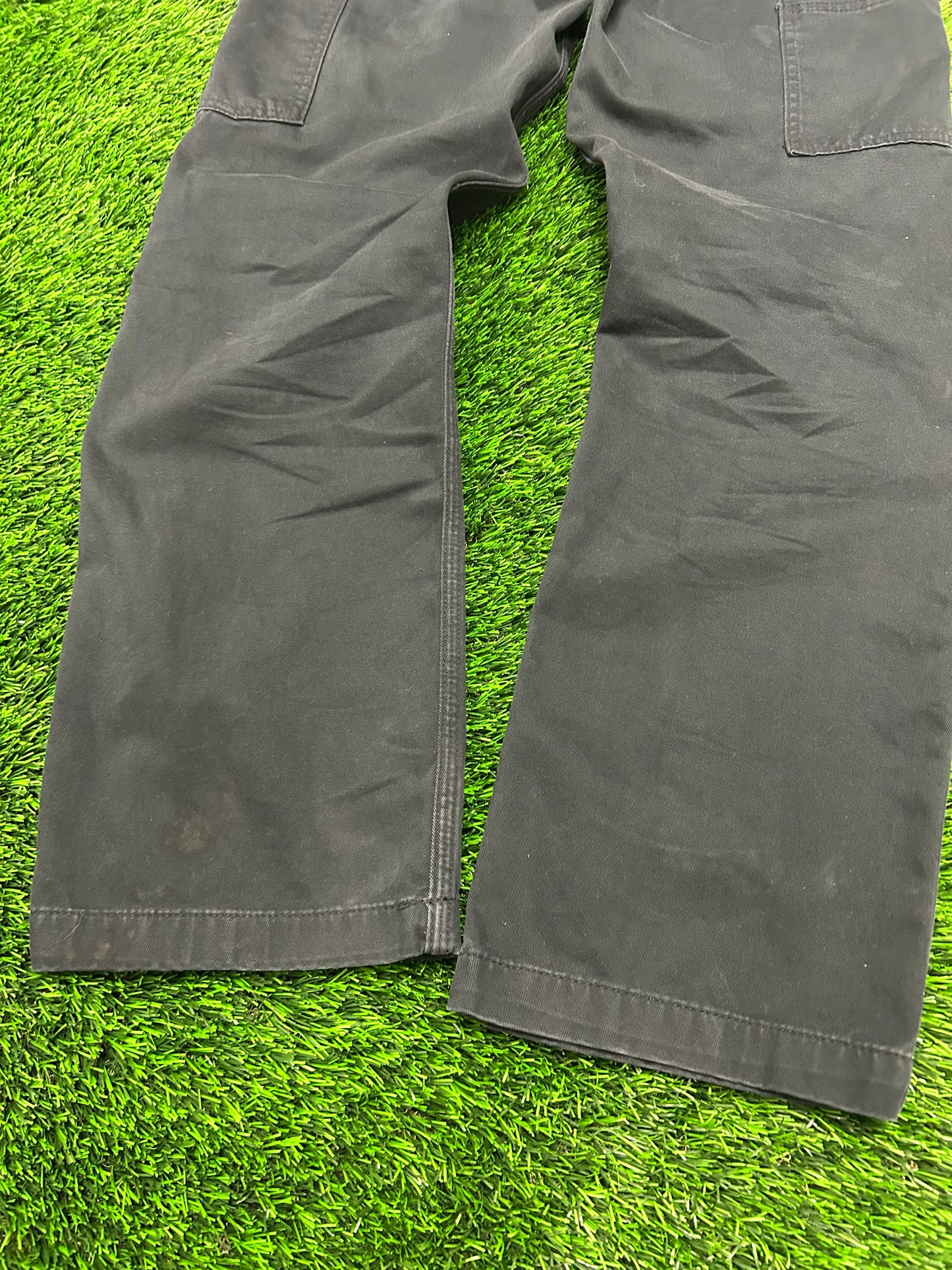 Black Carhartt Carpenter Pants (31 x 32)