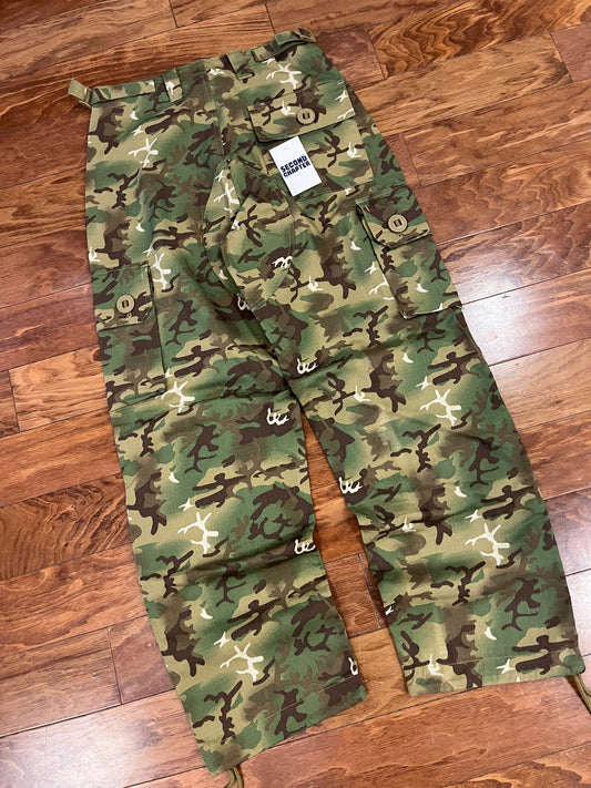 00s Mil-Tec Miltary Camo Cargo Pants (31x30)