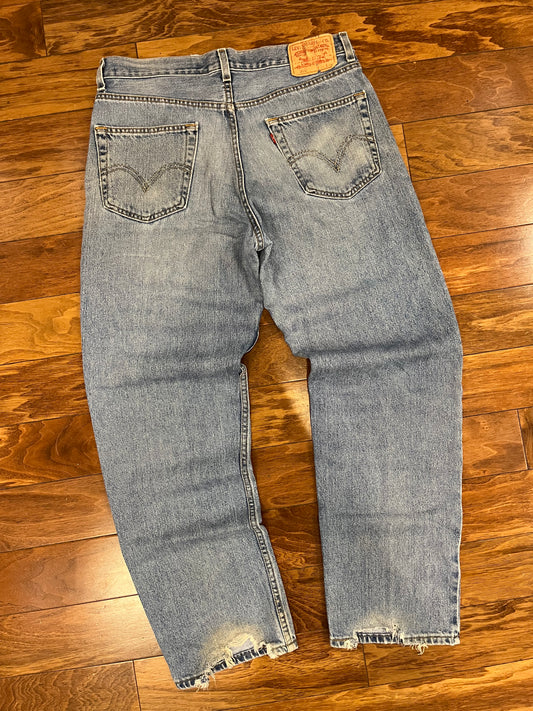 2006 Levi's 550 Relaxed Fit Washed Jeans (34 x 31)