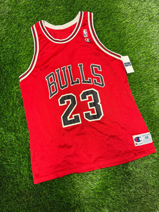 90s Chicago Bulls Michael Jordan #23 Vintage Champion NBA Red Jersey (L)