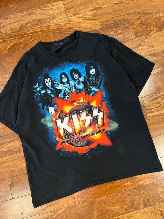 2010 Kiss "Hottest Show on Earth" Music Tee (XL)