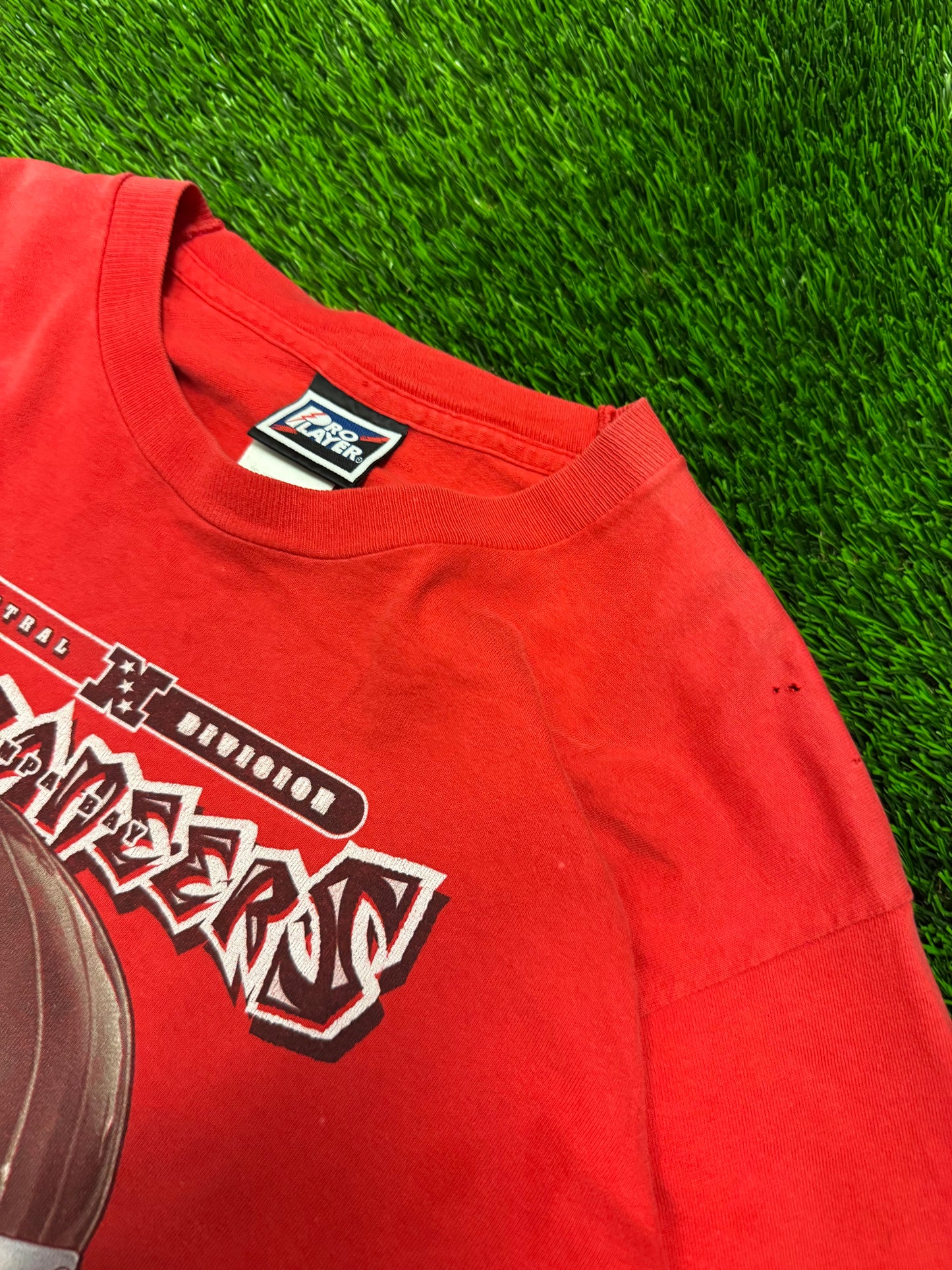 00s Tampa Bay Buccaneers Red Helmet Tee (S)