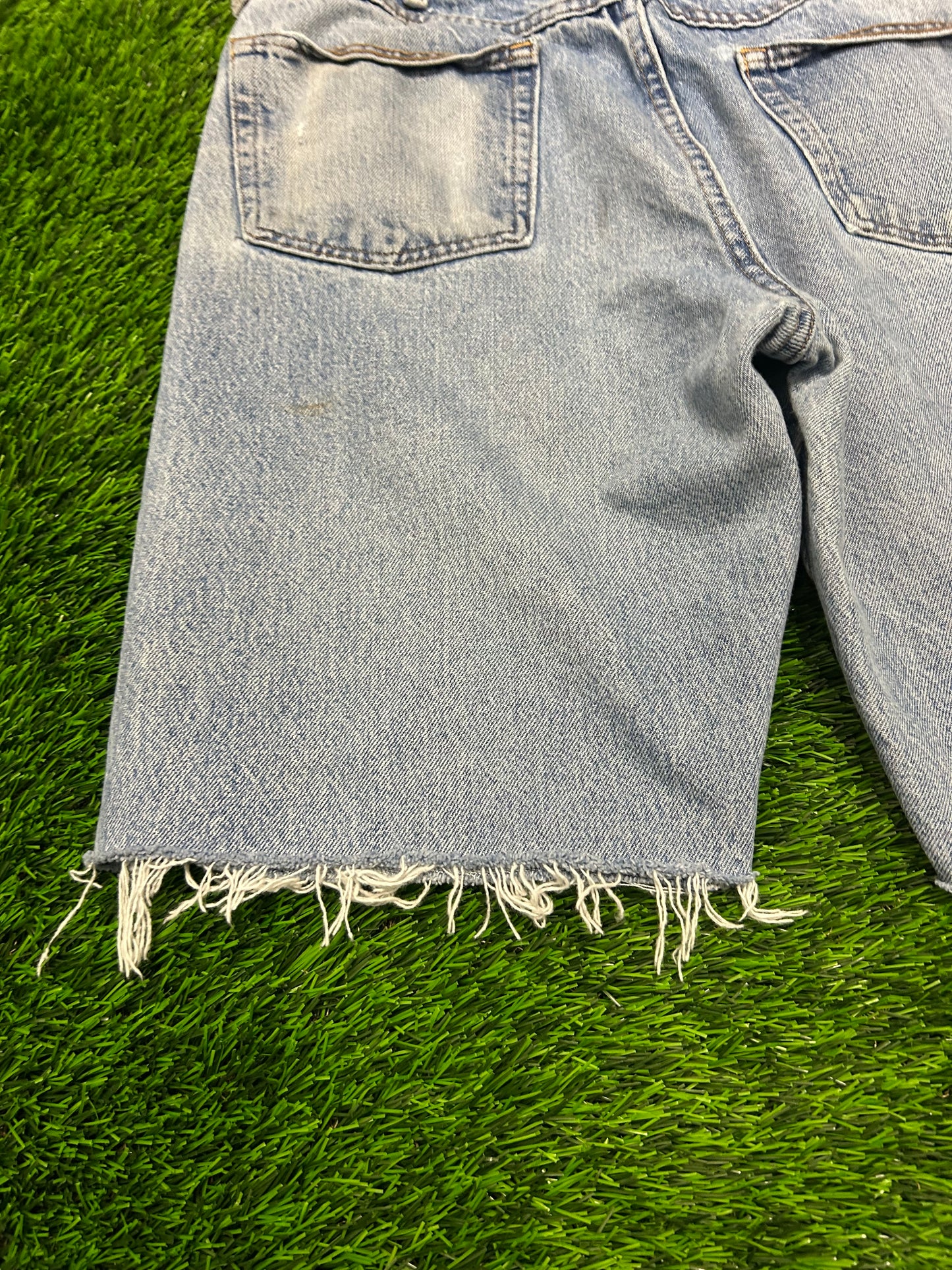 00s Wrangler Workwear Distressed Cut Off Vintage Jean Shorts (36)