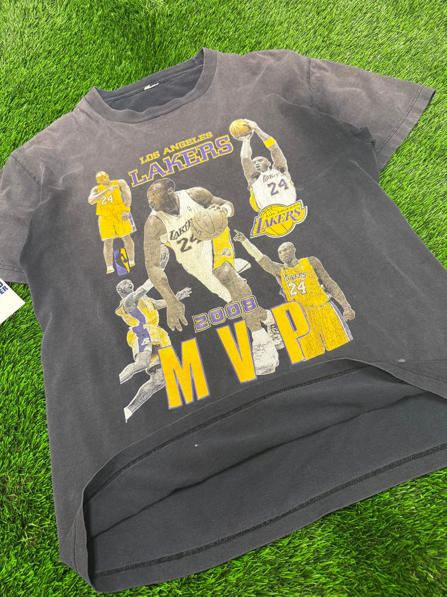 2008 Kobe Bryant Los Angeles Lakers Vintage Faded Tee (XL)