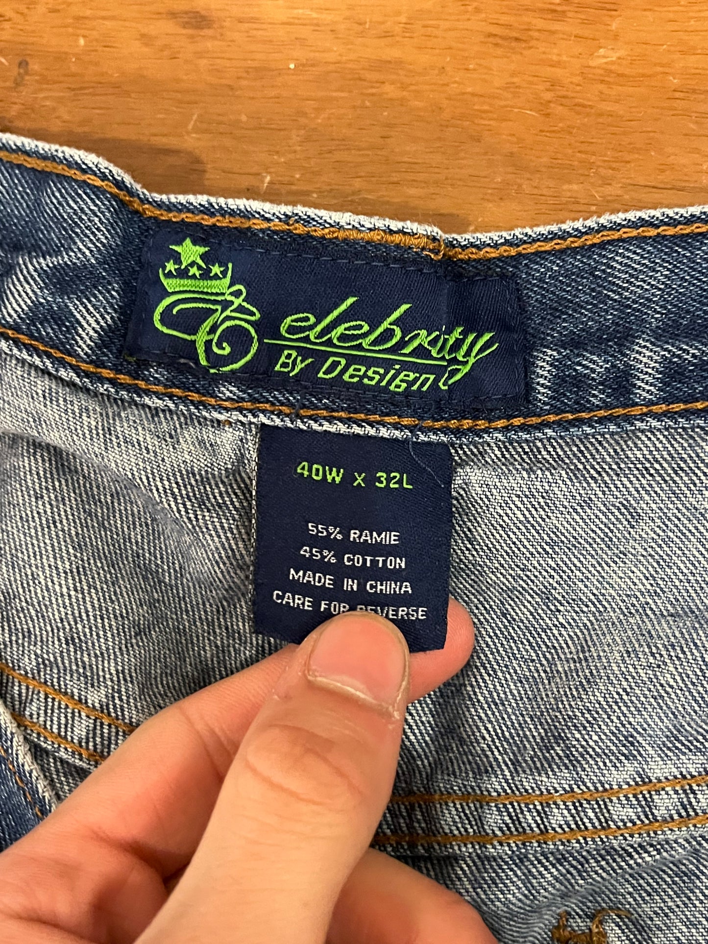 00s Celebrity Premium Baggy Jeans (40 x 30)