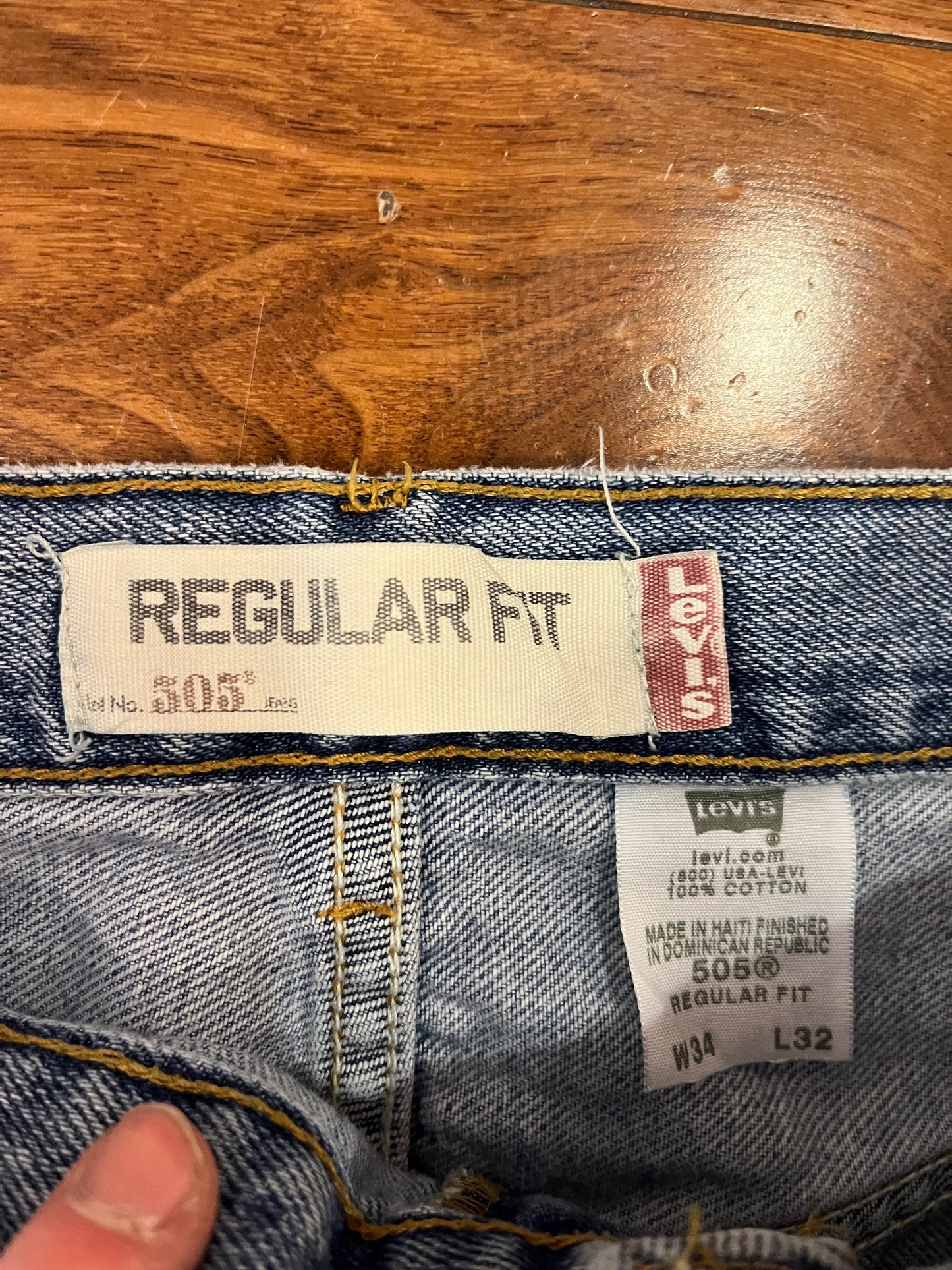 2005 Levi's 505 Jean Shorts (34)