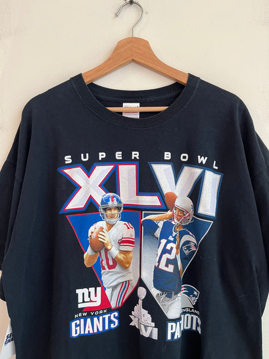2012 New York Giants vs New England Patriots Eli Manning & Tom Brady Tee (XL)