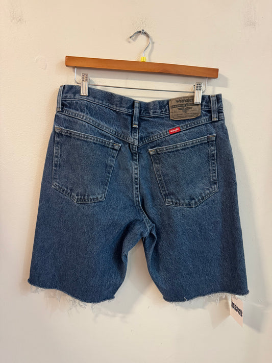 00s Wrangler Dark Wash Shorts (32)