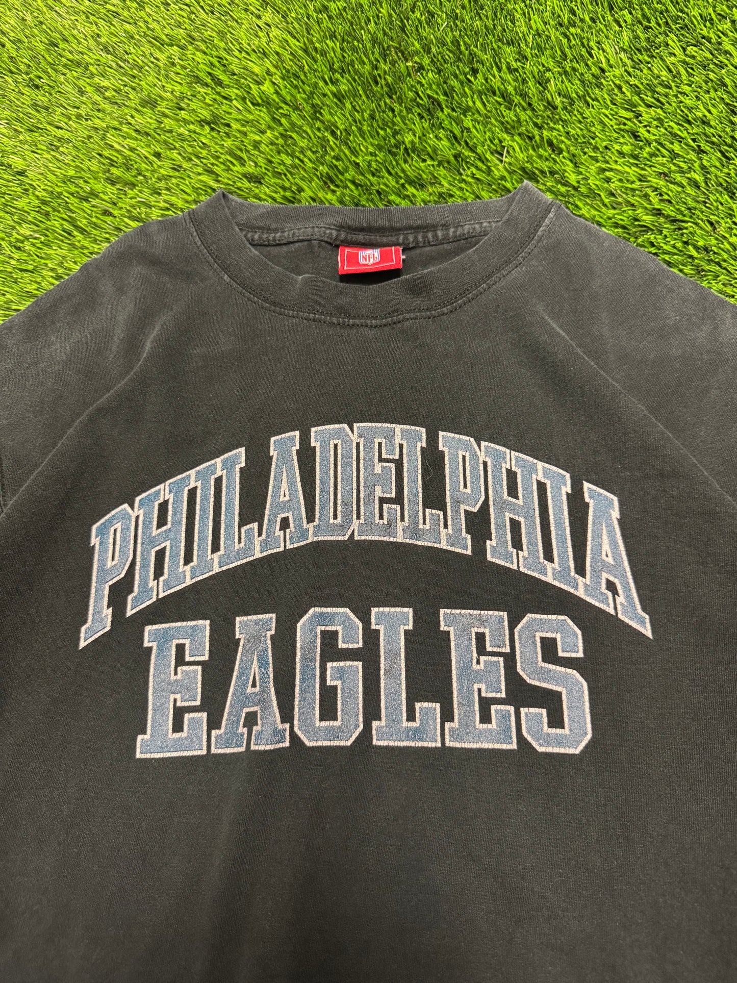 00s Philadelphia Eagles Black Spell Out Cropped Tee (L)