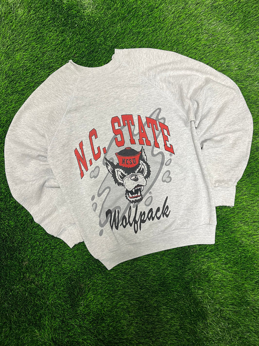 80s NC State University Wolfpack Vintage Tultex Graphic Spell Out Vintage Crewneck (M)