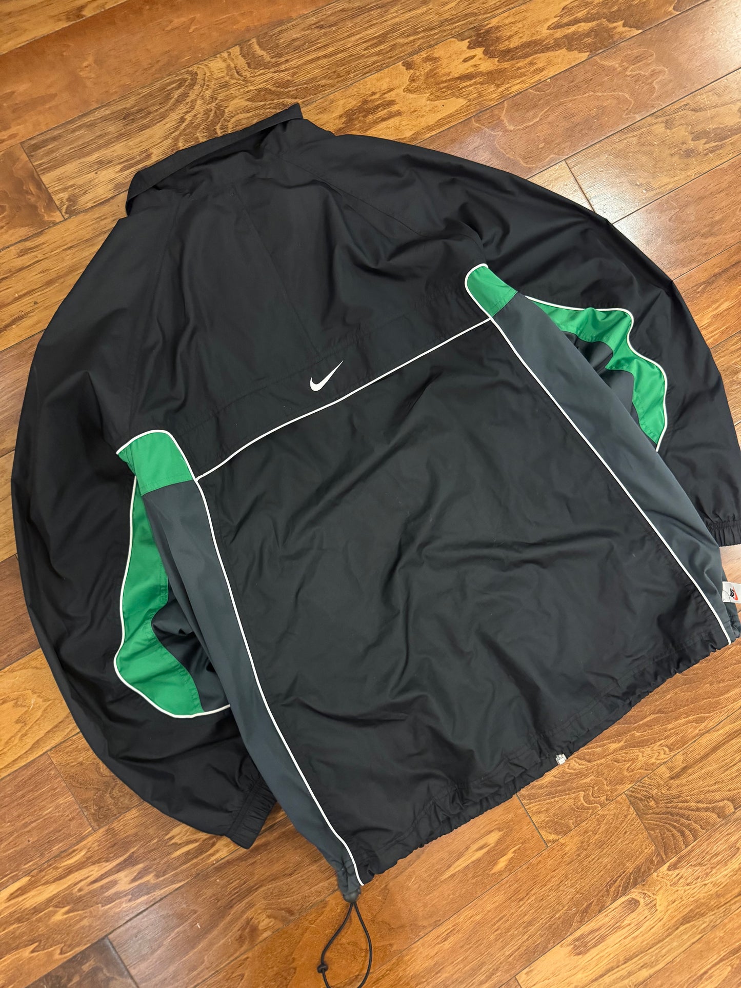 00s Nike Black/Green Windbreaker (XL)