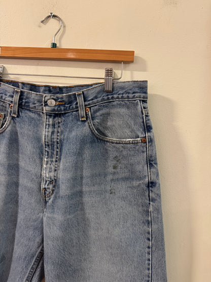2002 Levi's 550 Stained Shorts (35)