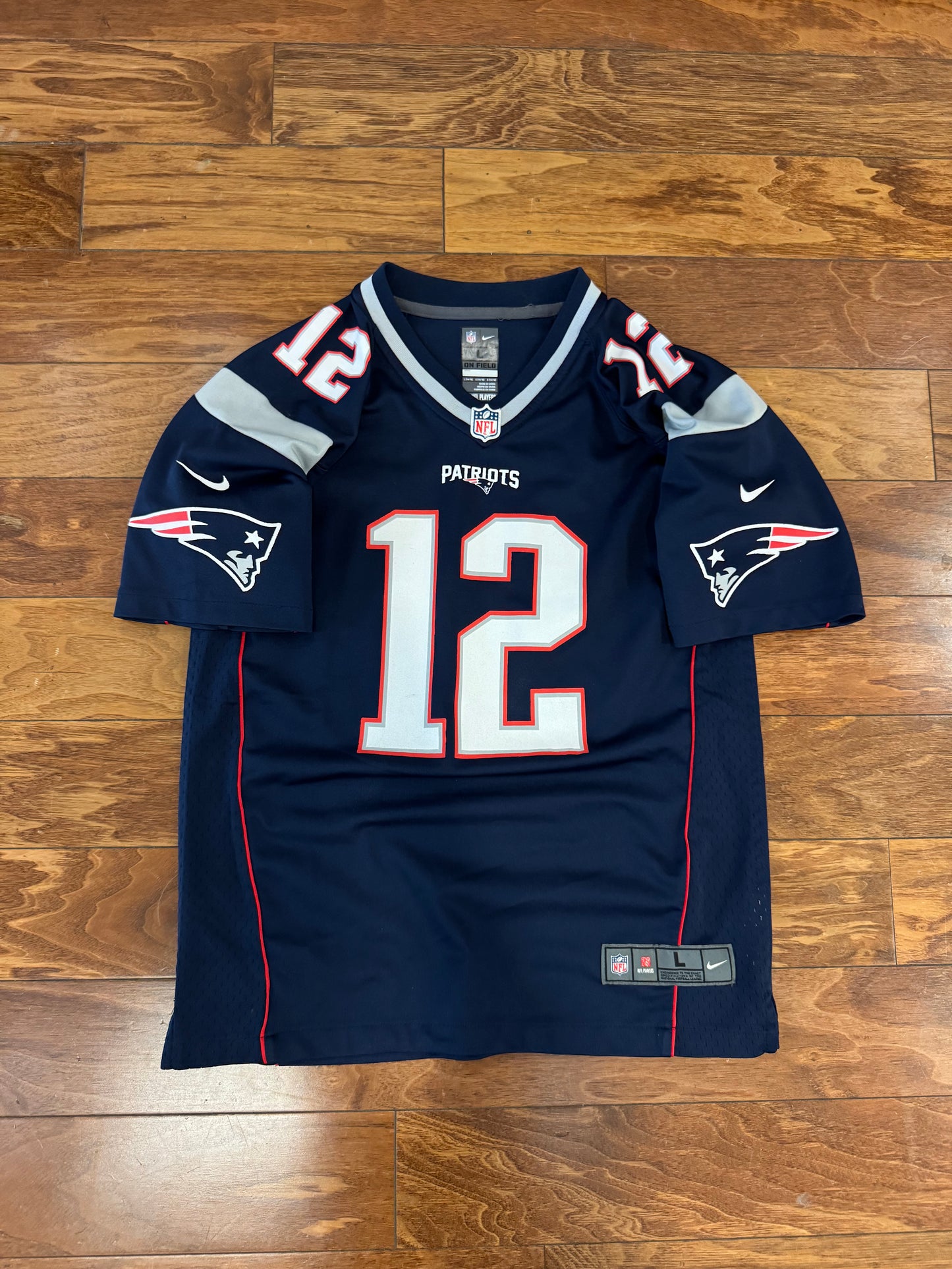 2016 New England Patriots Tom Brady Nike Jersey (Youth L)