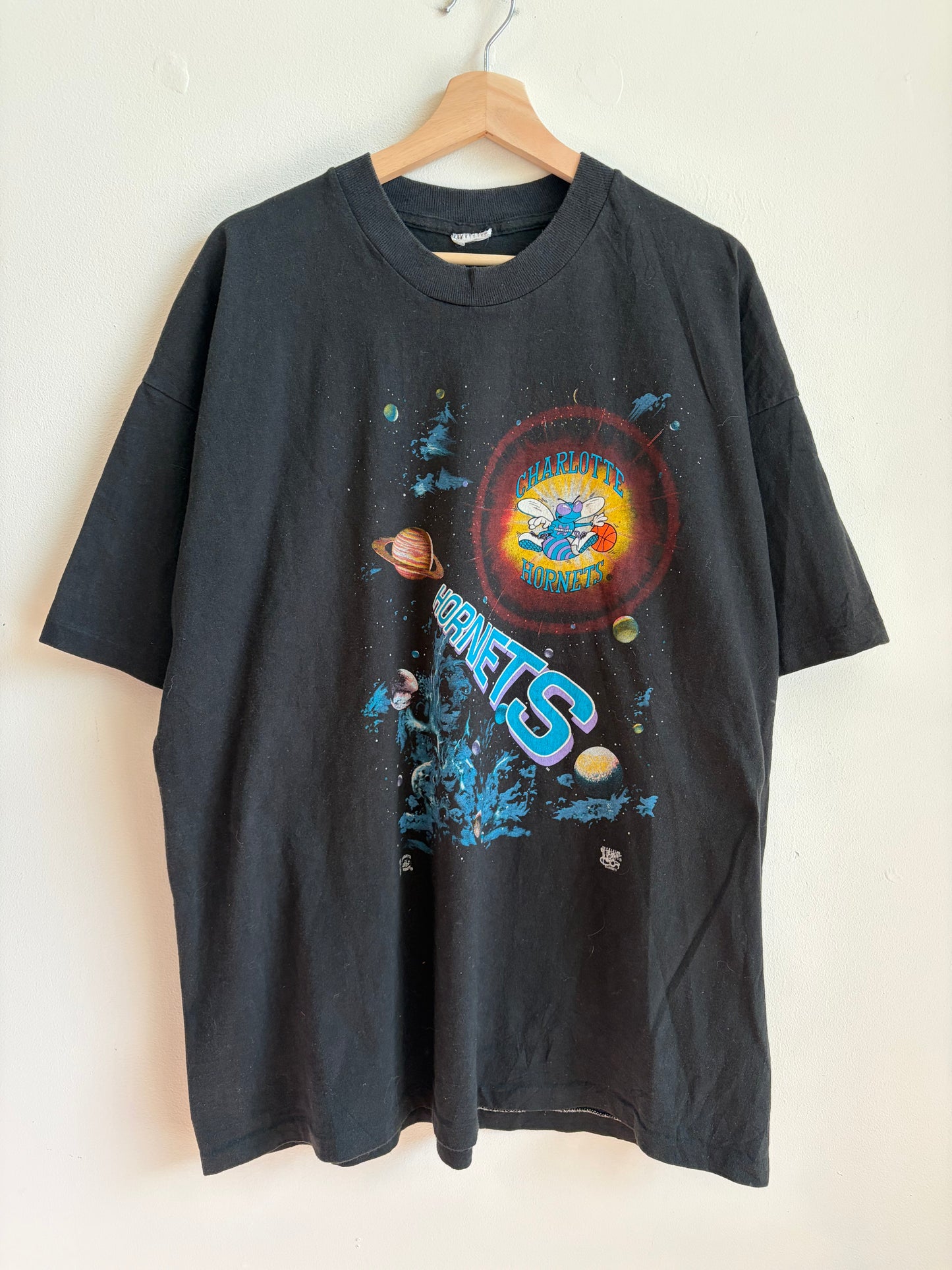 1990s Charlotte Hornets Planet Official Fan Tee (XL)