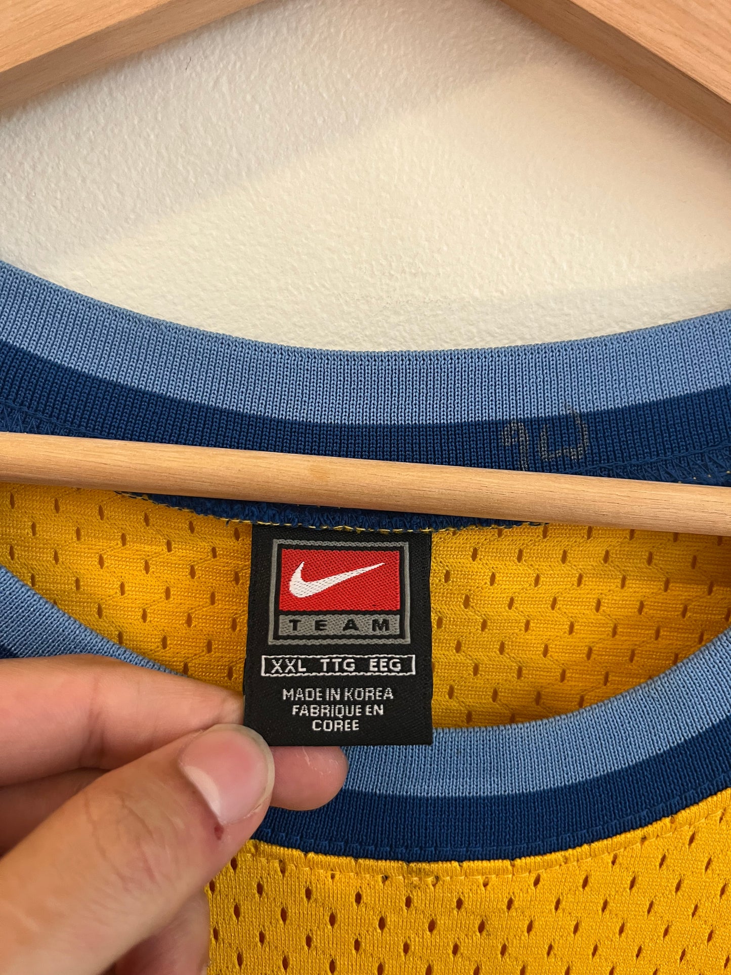 00s Denver Nuggets Carmelo Anthony Yellow Basketball Jersey (XXL)