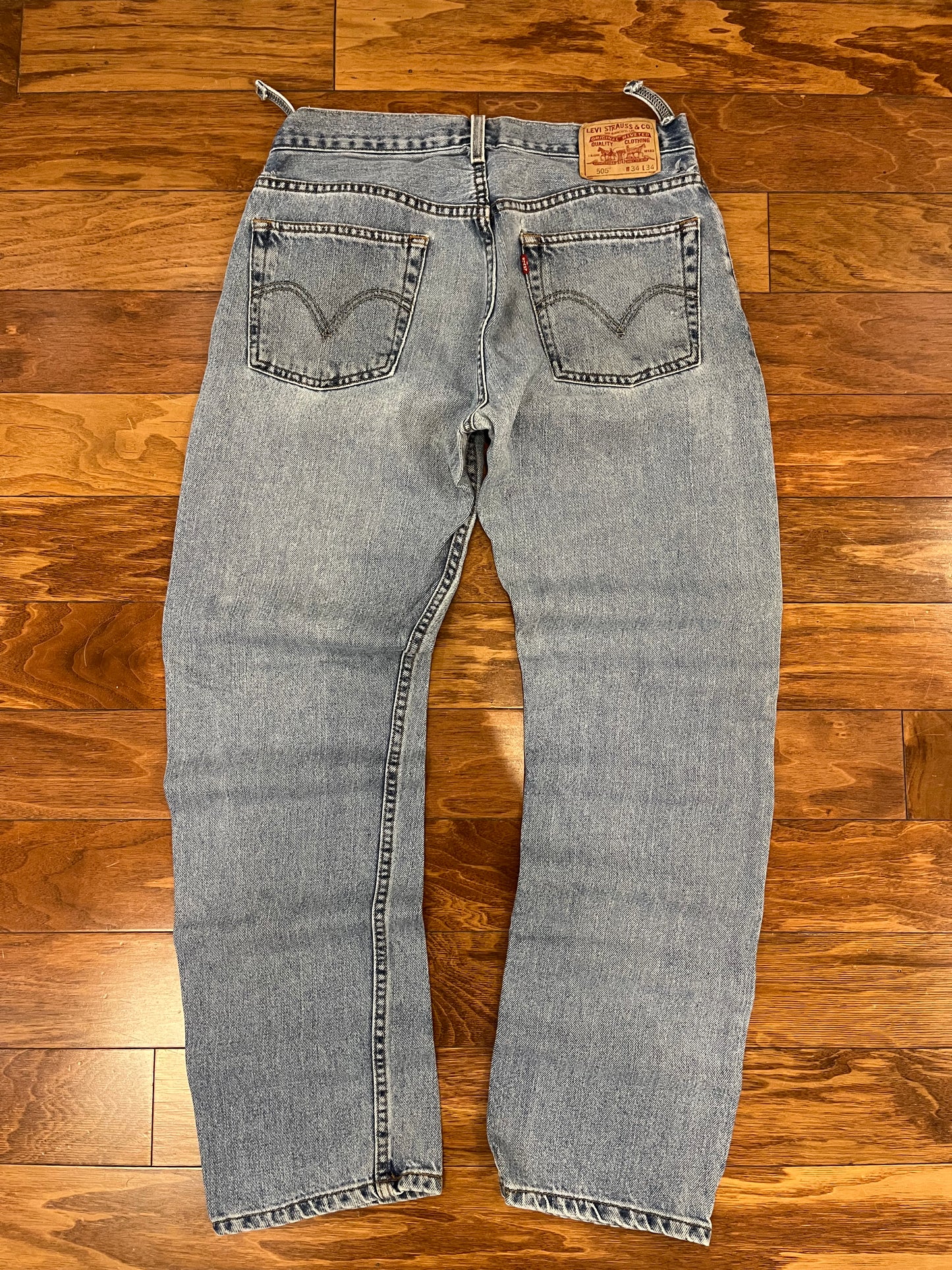 2006 Levi's 505 Mid Wash Jeans (33 x 32)