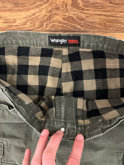 00s Wrangler Riggs Flannel Lined Pants (38 x 30)