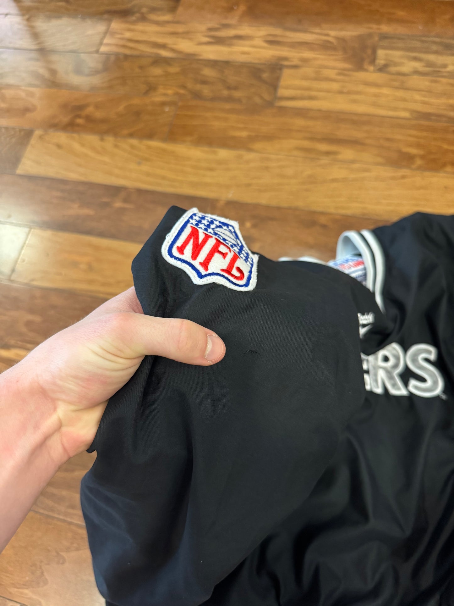 90s Oakland Raiders Reebok NFL Pro Line Windbreaker (L)