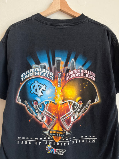 2004 UNC Tarheels vs Boston College Eagles Helmet Tee (L)