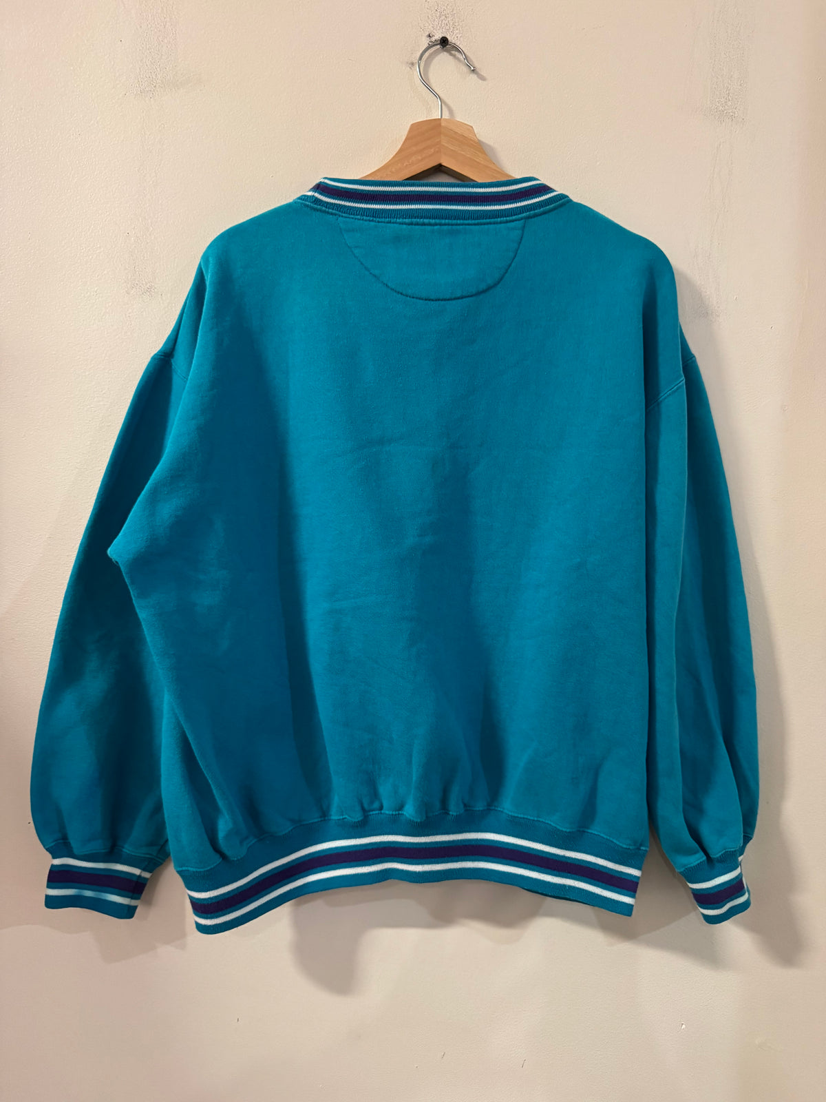 90s Charlotte Hornets Logo Athletic Teal Crewneck (L)