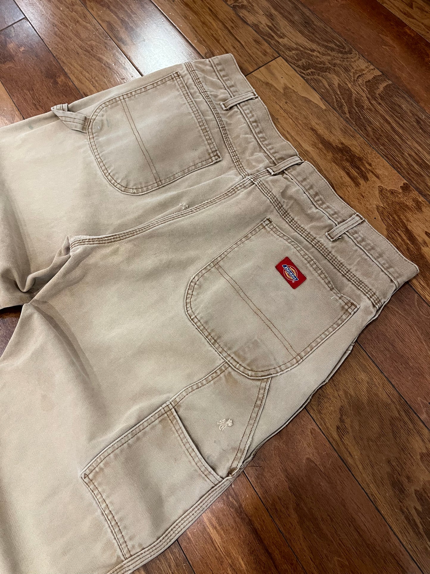 00s Dickies Tan Workwear Carpenter Stained Pants (38 x 32)