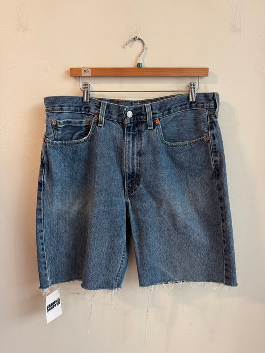 2010s Levi's 550 Dark Wash Shorts (35)