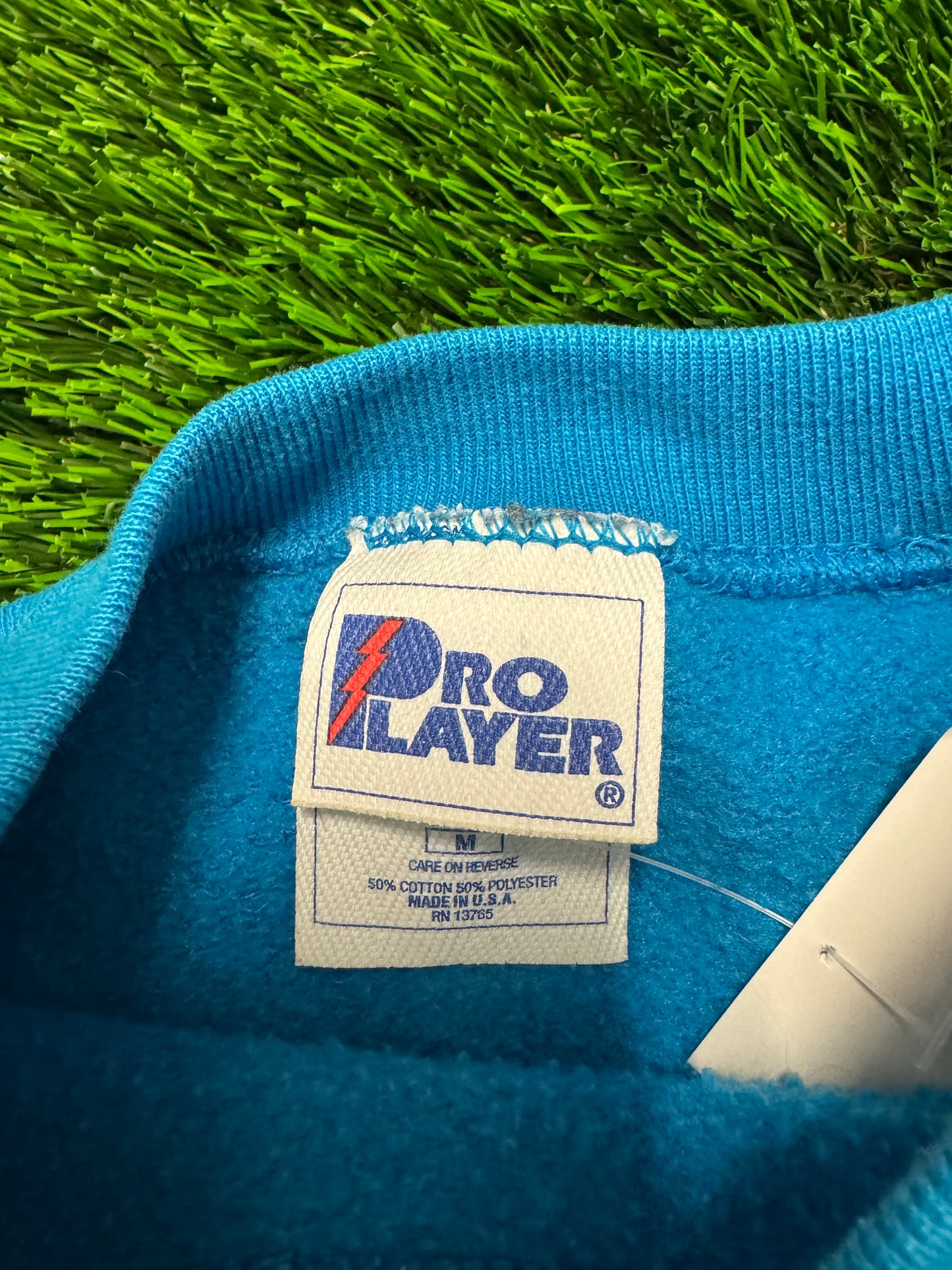 1997 Carolina Panthers Pro Player Spell Out Vintage Blue NFL Crewneck (M)